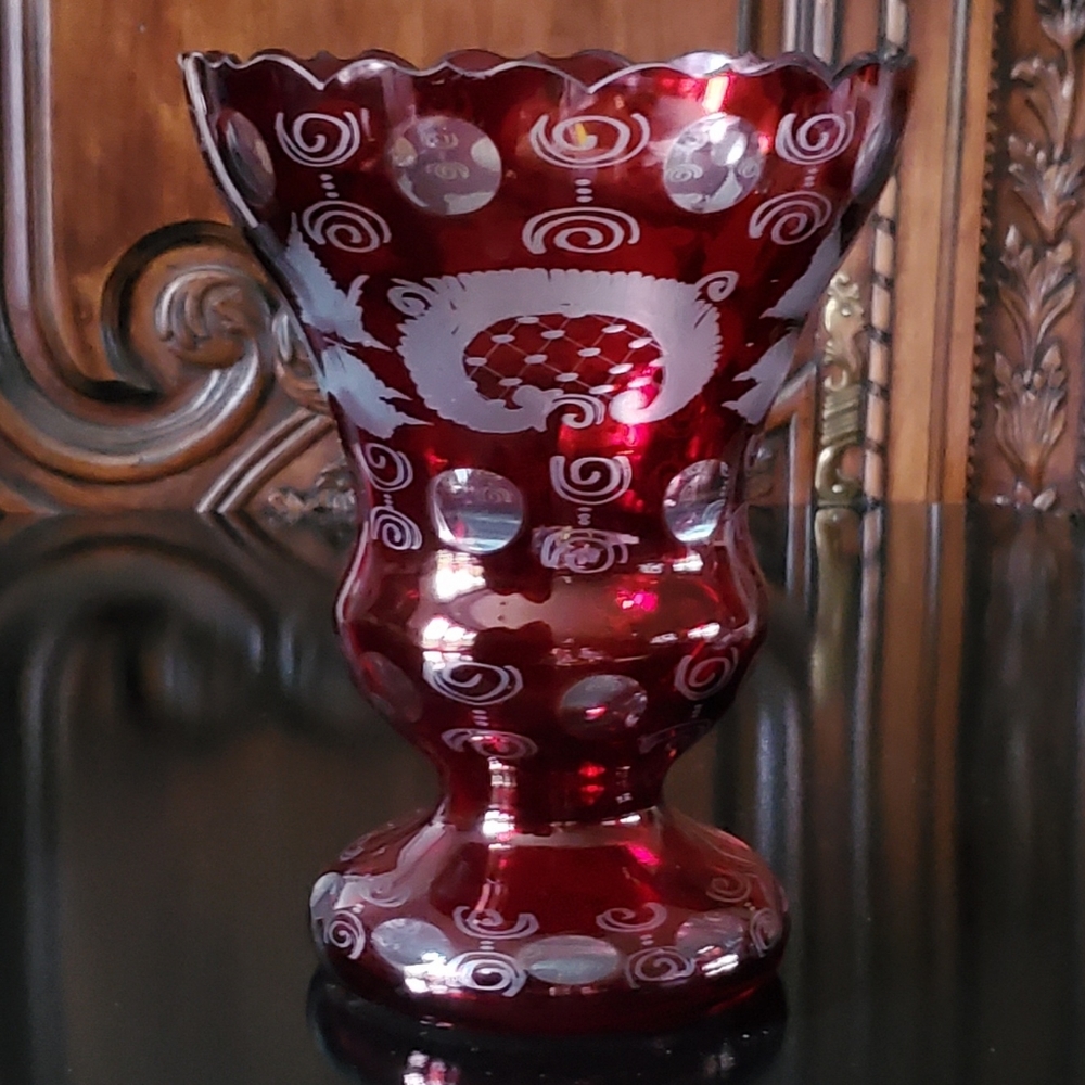 Vntg 8 1/4" Bohemian Handcut❣️Ruby Cut to Clear Castle Grouse Vase by Eg…